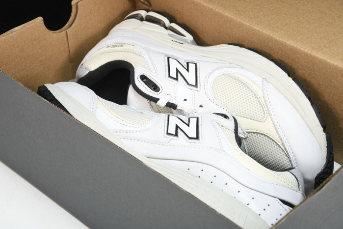 New Balance yeeshoes  ML2002RQ