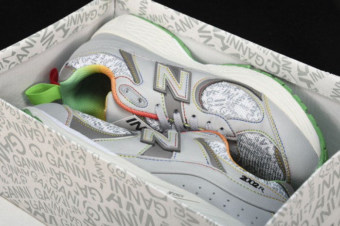 New Balance yeeshoes ML2002RGD