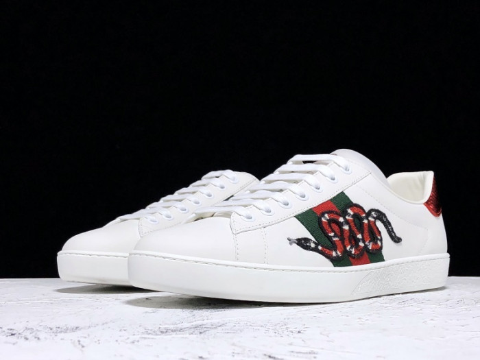 G*u*i ace embroidered low-top sneaker white with snake