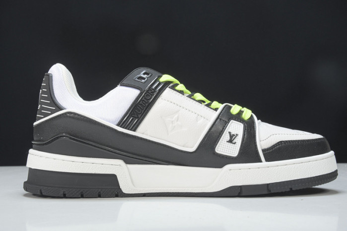 LV SNEAKER LOW YEE-004