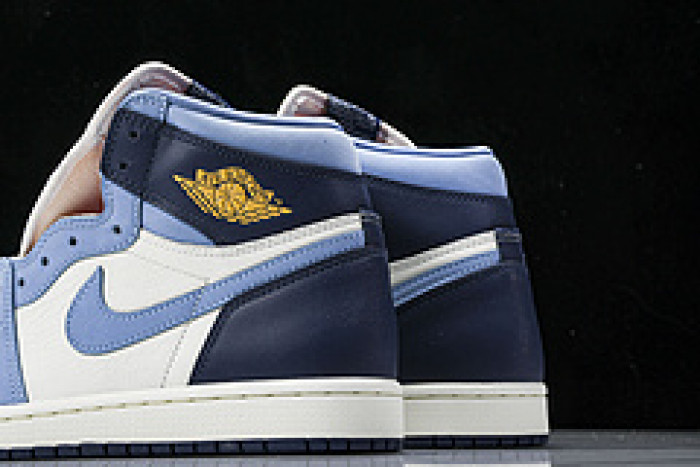 Air Jordan 1 High OG“First in Flight”  FD2596-400