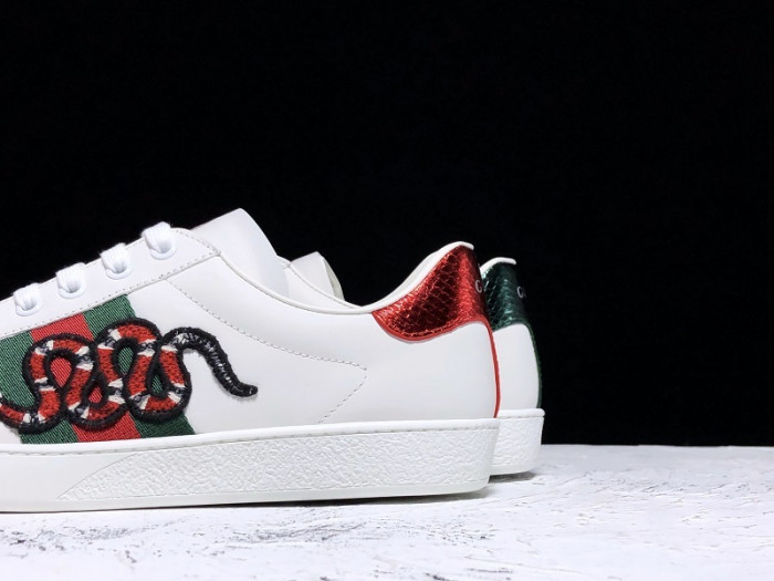 G*u*i ace embroidered low-top sneaker white with snake