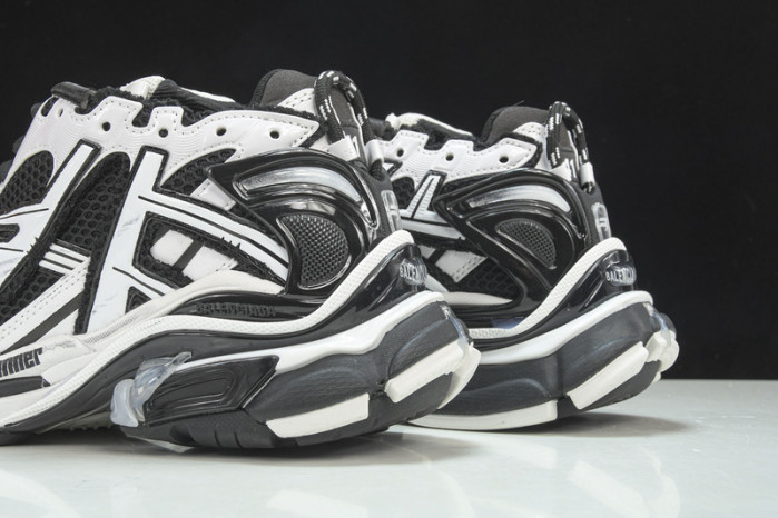 BLCG  Track TRAINER  Yeeshoes  22040702