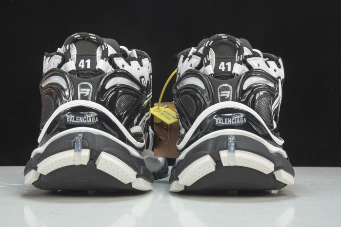 BLCG  Track TRAINER  Yeeshoes  22040702