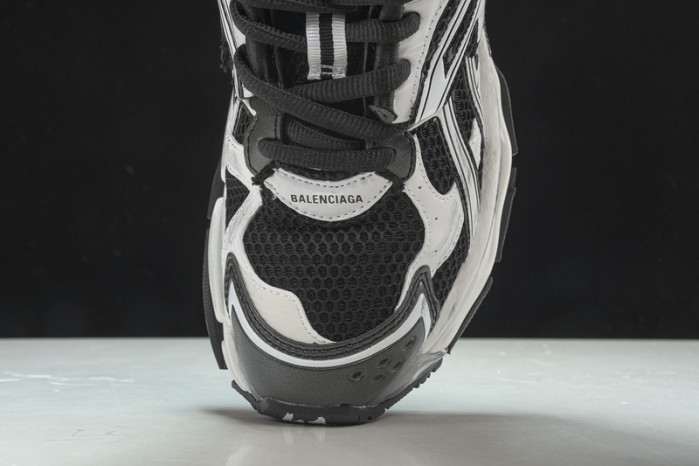 BLCG  Track TRAINER  Yeeshoes  22040702