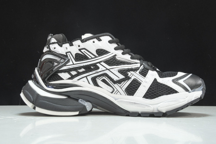 BLCG  Track TRAINER  Yeeshoes  22040702