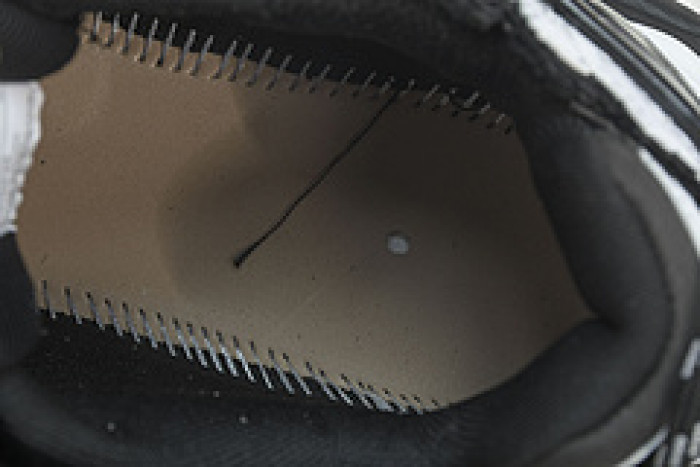 BLCG  Track TRAINER  Yeeshoes  22040702