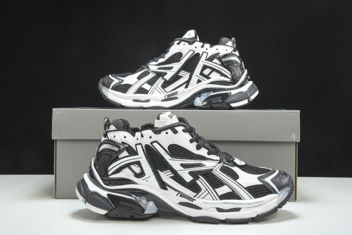 BLCG  Track TRAINER  Yeeshoes  22040702