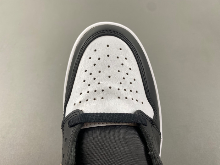 Air Jordan 1 High OG “Reverse Panda  DZ5485-010