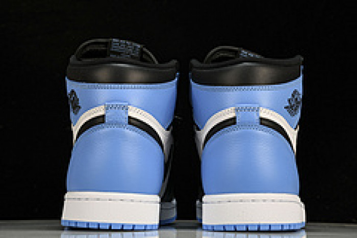 Air Jordan 1 High OG“University Blue” DZ5485-400