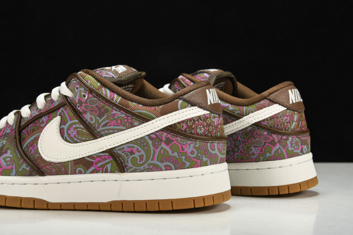 NIke SB Dunk Low “Paisley”   DH7534-200