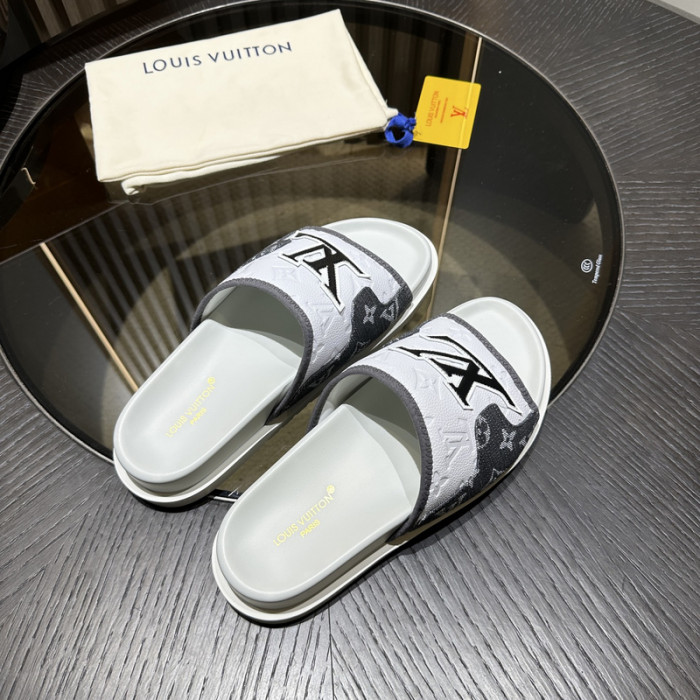 LV SLIPPERS