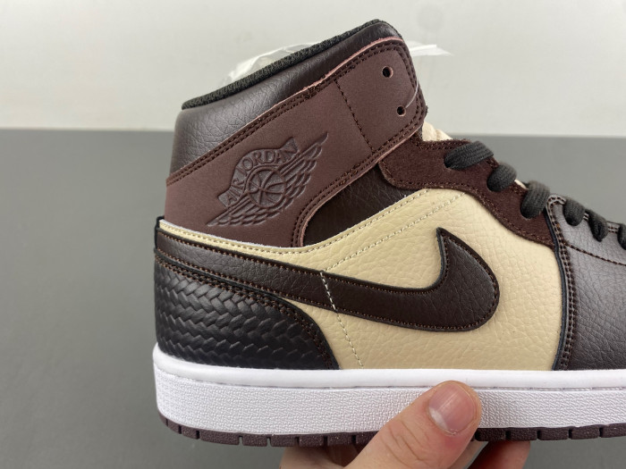 Air Jordan 1 Mid SE FZ4359-200