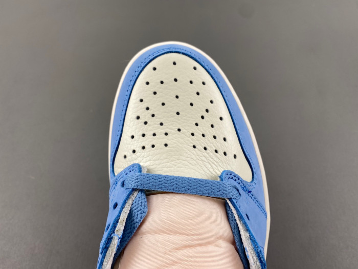 Air Jordan 1 High OG“First in Flight”  FD2596-400