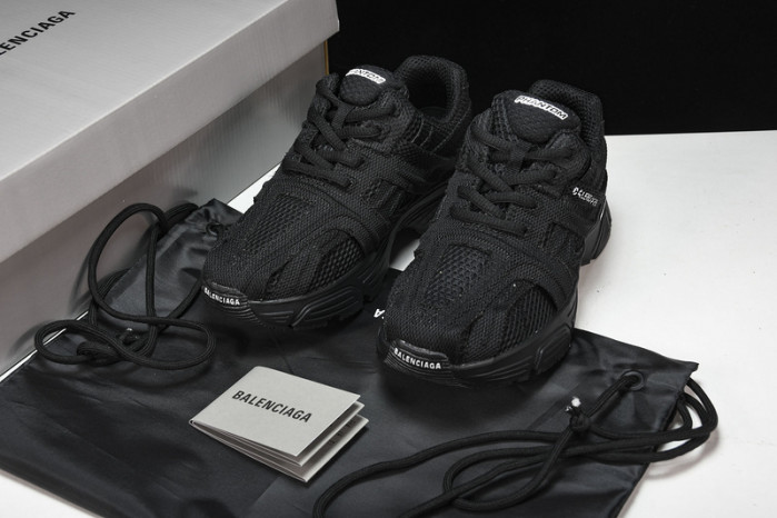 BLCG PHANTOM YEESHOES042801