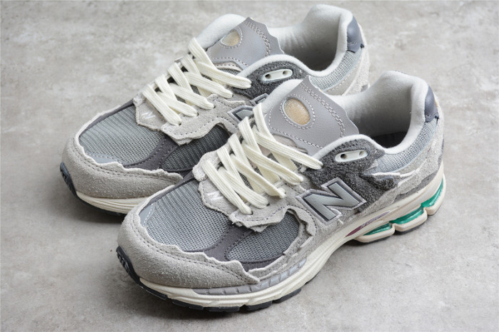 New Balance 2002R “Protection Pack”  M2002RDA
