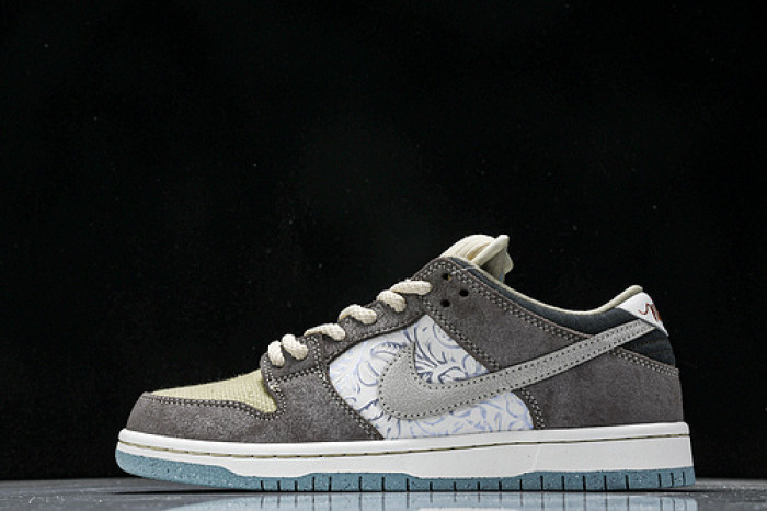DUNK LOW  “Big Money Savings”  FZ3129