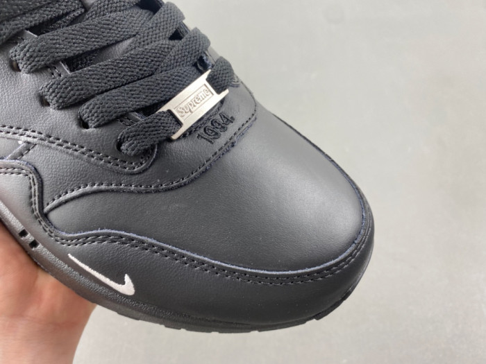 Supreme x Nike Air Max 1 