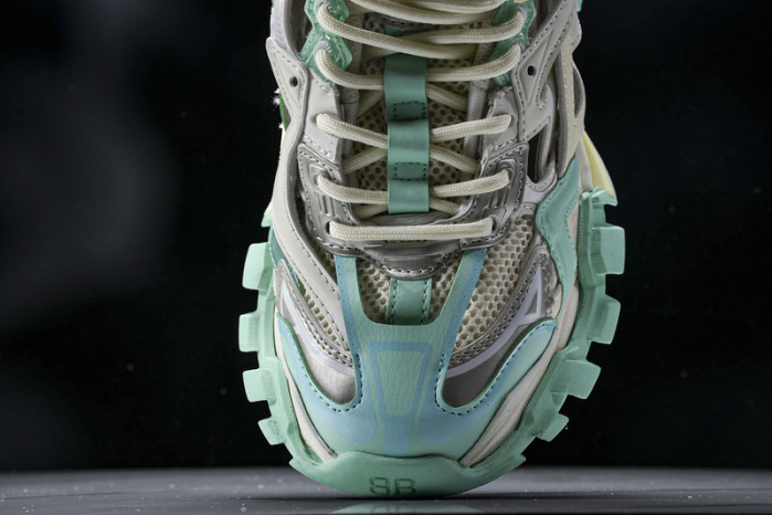 BLCG Track  2.0  W3AE2 3911