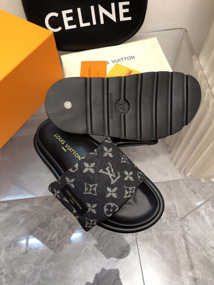 LV SLIPPERS