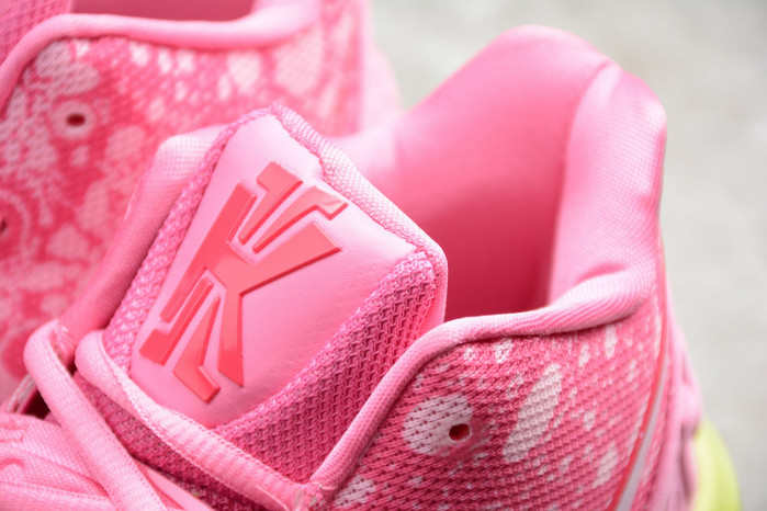 KYRIE 5 SPONGEBOB PATRICK LOTUS PINK/UNIVERSITY RED 003