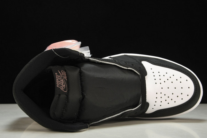 Air Jordan 1 Retro High OG“Bleached Coral”  555088-108