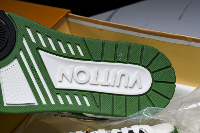 LV SNEAKER LOW FOR-LV105