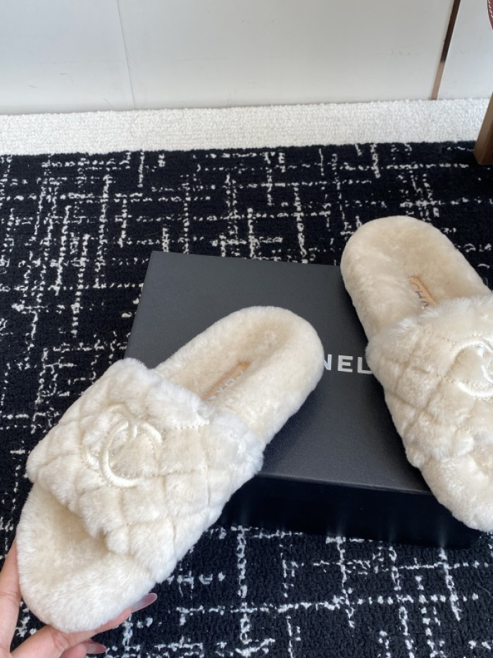 CH*NEL SLIPPERS