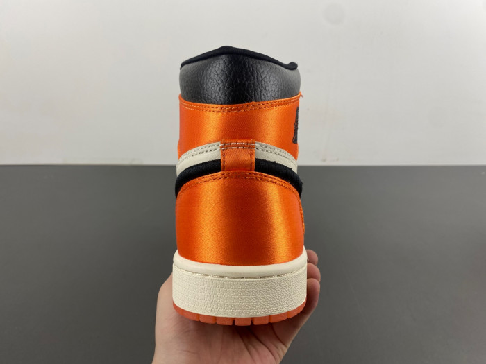 Air Jordan 1 Satin “Shattered Backboard”  AV3725-010