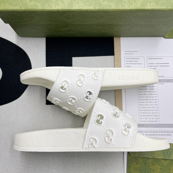 G*u*i slippers