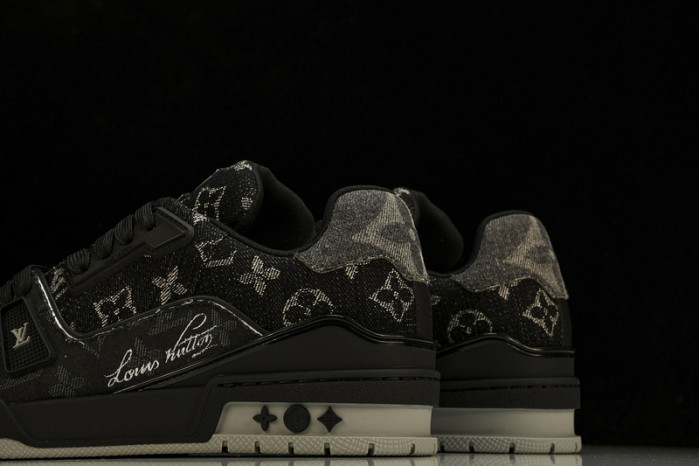 LV SNEAKER LOW  020401