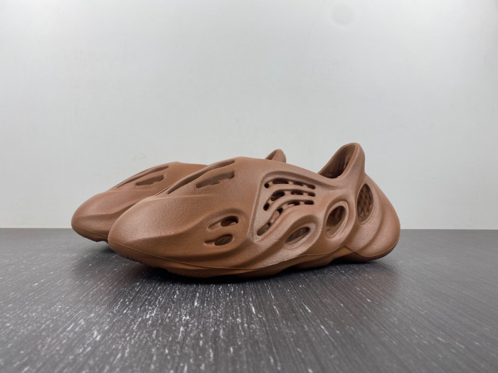 Yeezy Foam Runner  HP5335