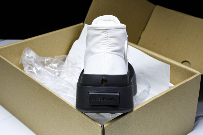 bo*te*ga Ve*ne*ta  jumbo sneaker