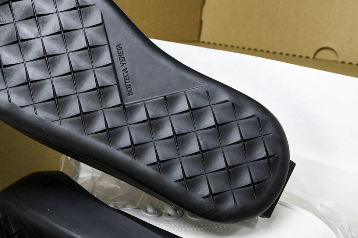 bo*te*ga Ve*ne*ta  jumbo sneaker