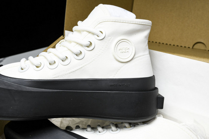 bo*te*ga Ve*ne*ta  jumbo sneaker