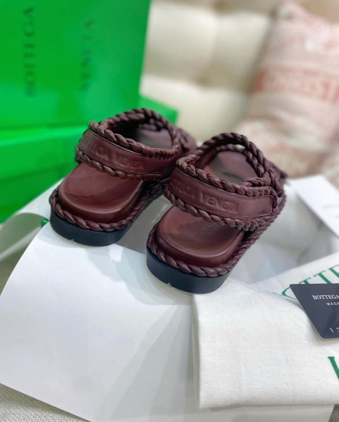 B0TTEGA VENETA  SLIDES