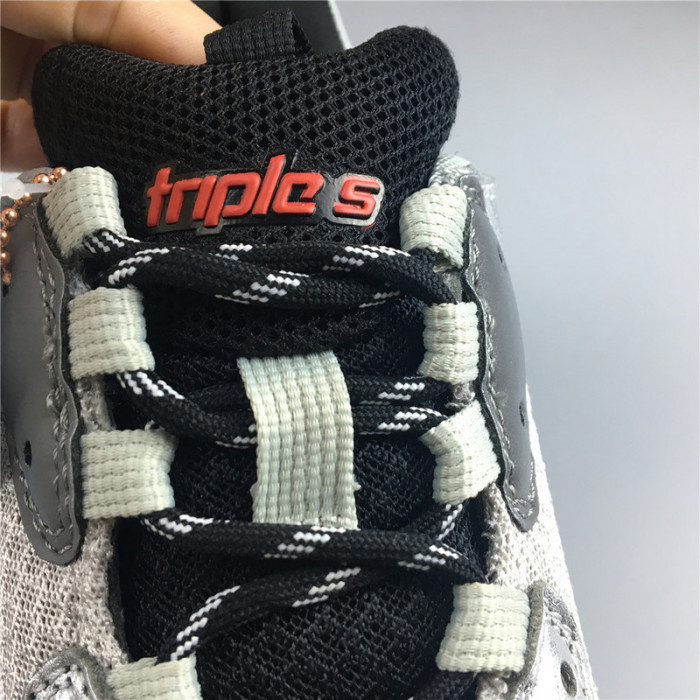 BLCG TRIPLE TRAINER ‘GRAY SILVER‘ 541624 W09E1 7320