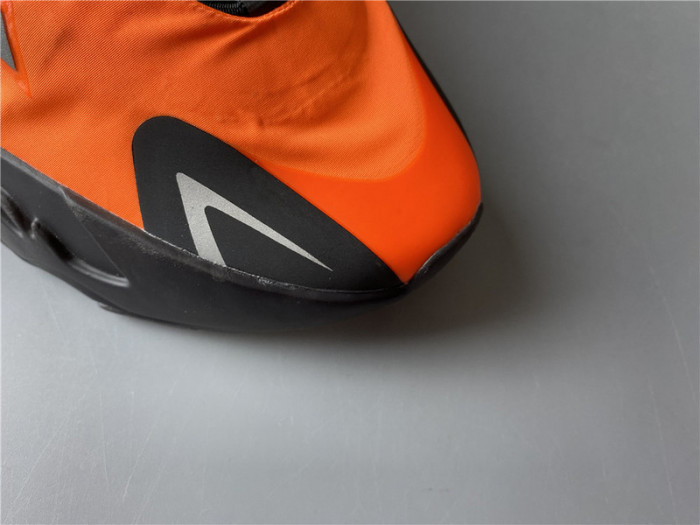 ADIDAS YEEZY BOOST 700 MNVN ORANGE - FV3258