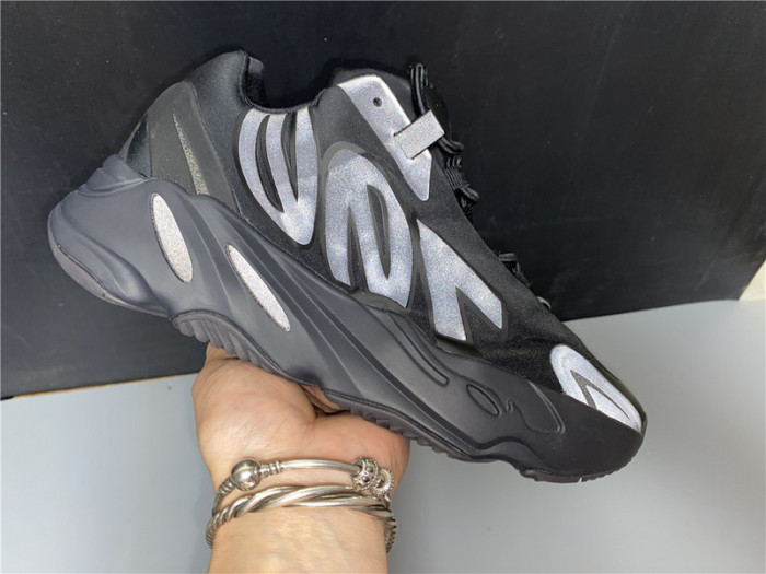 ADIDAS YEEZY BOOST 700 MNVN TRIPLE BLACK - FV4440