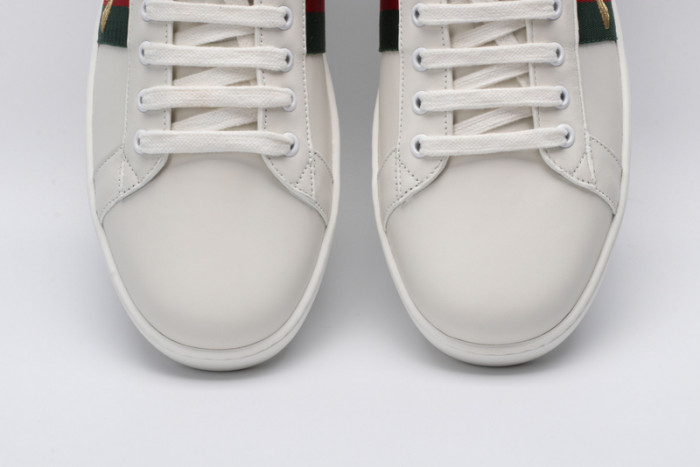 G*u*i ace embroidered low-top sneaker white with bee