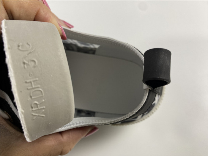 D10R B23 Sneakers Low Top