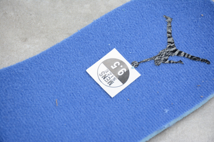 Air Jordan 1 Mid Royal (2020) 554724-068