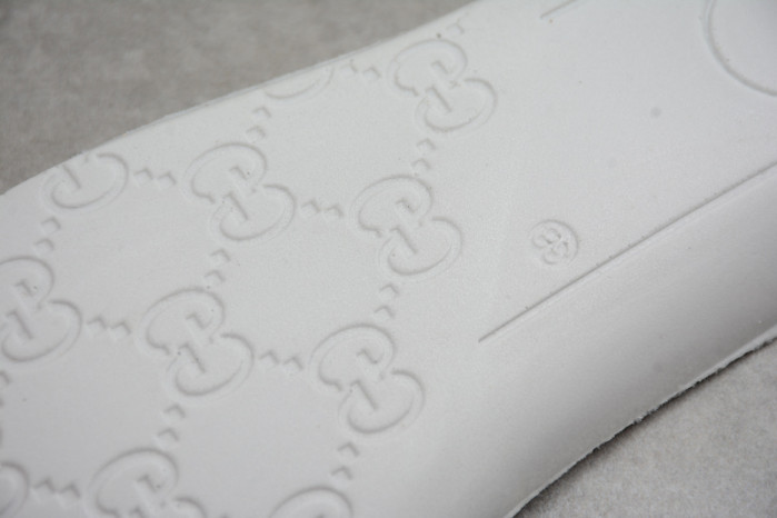 G*u*i ace embroidered low-top sneaker