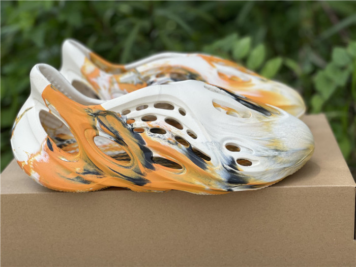 Adidas Yeezy Foam RNNR MXT Moon