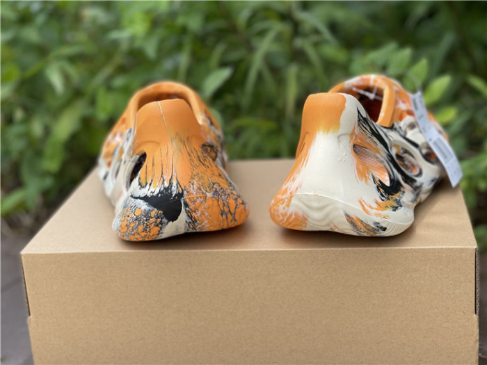 Adidas Yeezy Foam RNNR MXT Moon