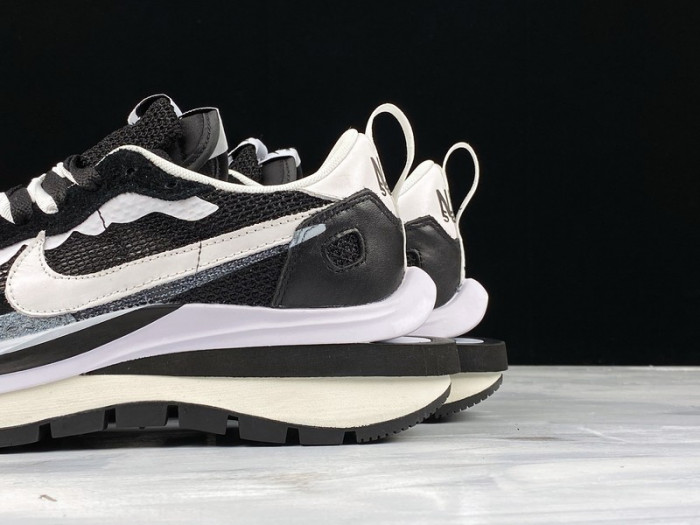 Sacai X NIKe regasus vaporrly SP BV0073-001