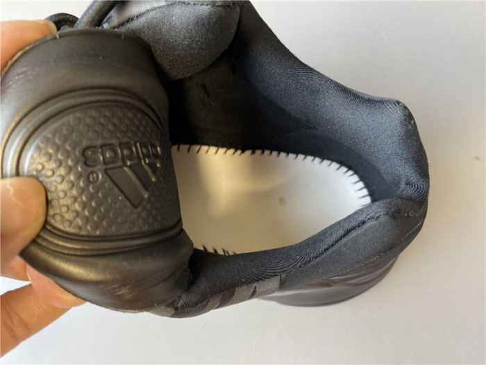 ADIDAS YEEZY BOOST 700 MNVN TRIPLE BLACK - FV4440