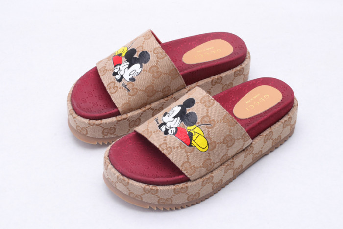 G*u*i slippers