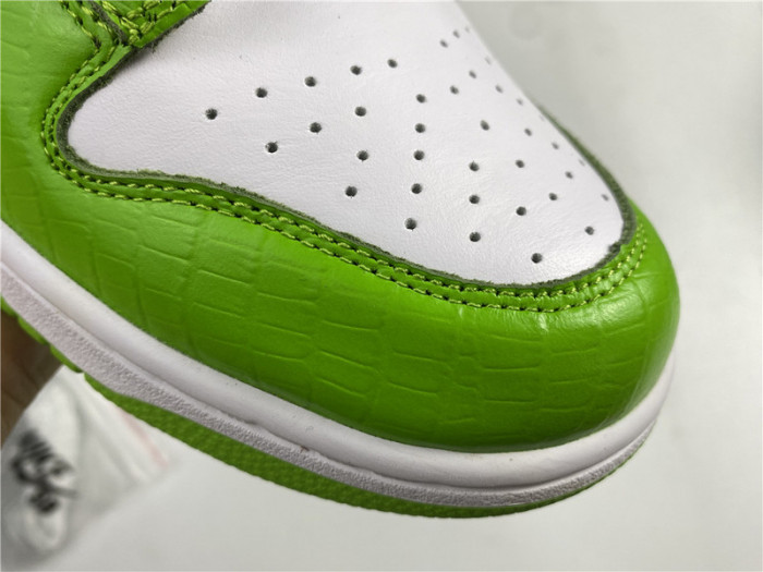 nike sb dunk low S*p*e stars mean green (2021) dh3228-101