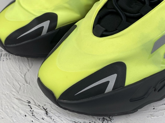 ADIDAS Yeezy Boost 700 MNVN Phosphor  FY3727